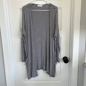 Carly Jean Los Angeles Navy and White Striped Kimono Size M